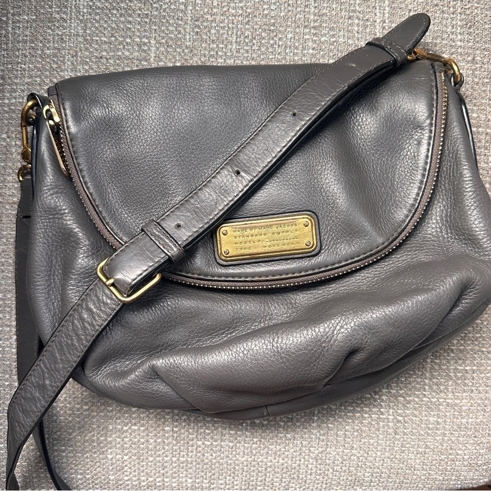 Marc Jacobs Gray Pebbled Leather Crossbody Bag